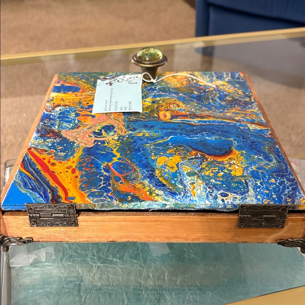Vintage upcycled Cigar Box - Picture 5 of 8